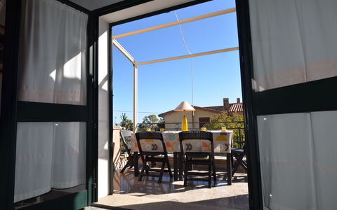 Appartamento Agrustos, Wifi, Ac: Glas, Metaal, Ijzer, Schaduw, Stoel, Balkon, Aluminium, Outdoor Structuur, Buitenmeubels, Eco Hotel