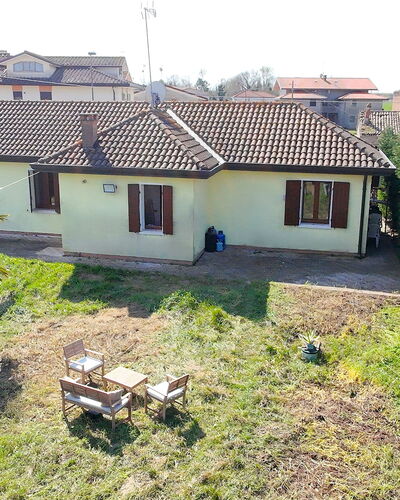Villa Camerini, Nature, Bikes and Beaches: Gebouw, Huis, Woongebied, Dak, Huis, Verblijf, Menselijke Nederzetting, Voorstad, Landgoed, Oprit