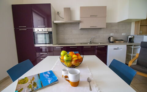 Villa i Gabbiani Otranto: Meubilair, Flooring, Interieur Ontwerp, Hout, Major Appliance, Toestel Van De Keuken, Keuken, Verdieping, Countertop, Kamer