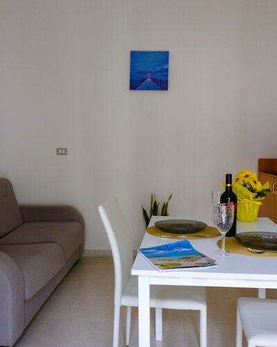 Elaia'S House Cannole: Hout, Flooring, Interieur Ontwerp, Verdieping, Appartement, Beits, Hardwood, Stoel, Woonkamer