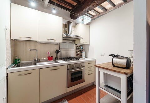 Le Loggine del Pignatello Apartment, Siena City: Toestel Van De Keuken, Keuken, Countertop, Major Appliance, Cabinetry, Fornuis, Huishoudapparatuur, Fornuis, Gootsteen, Interieur Ontwerp