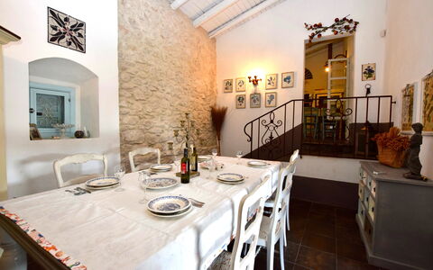 Villa Fontanazza: Meubilair, Interieur Ontwerp, Muur, Tafel, Stoel, Flooring, Hout, Plafond, Eetkamer, Keuken En Eettafel
