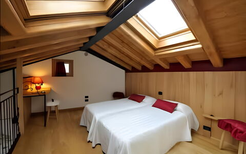 La Corte di Marga - Casa Gustet: Hout, Interieur Ontwerp, Plafond, Flooring, Verdieping, Huis, Appartement, Slaapkamer, Bed, Kamer