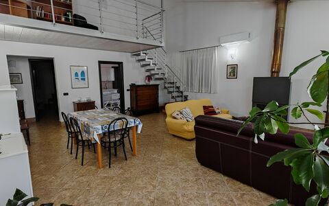 Villa del Monte: Meubilair, Flooring, Interieur Ontwerp, Verdieping, Kamer, Plafond, Huis, Appartement, Woonkamer, Stoel