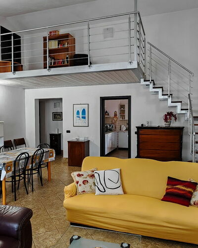 Villa del Monte: Interieur Ontwerp, Meubilair, Flooring, Verdieping, Kamer, Plafond, Appartement, Bankstel, Verlichting, Woonkamer