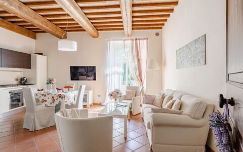 Serafini Holiday Home: Meubilair, Interieur Ontwerp, Flooring, Tafel, Stoel, Huis, Verdieping, Kamer, Woonkamer, Bankstel