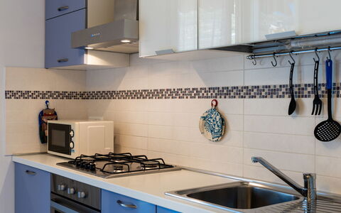 Geranio: Keuken, Major Appliance, Toestel Van De Keuken, Fornuis, Countertop, Fornuis, Gasfornuis, Flooring, Cabinetry, Cooktop