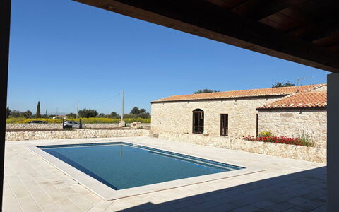 Villa Palmento: Zwembad, Samengesteld Materiaal, Landgoed, Beton, Tegel, Hacienda, Toevlucht, Villa, Waterpartij, Flagstone