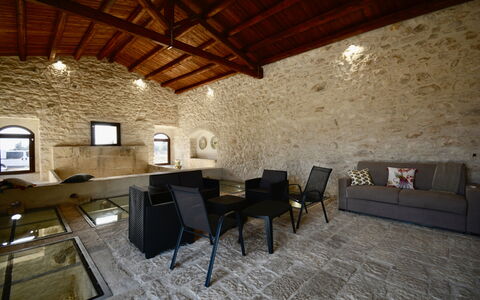 Villa Palmento: Muur, Flooring, Architectuur, Plafond, Meubilair, Verdieping, Interieur Ontwerp, Stenen Muur, Stoel