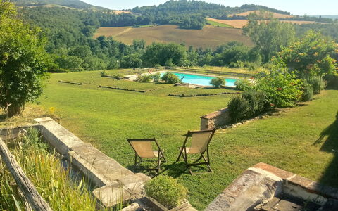 Villa Campo al Vento - Country Farm: Landschap, Tuin, Landgoed, Zwembad, Landscaping, Gazon, Boerderij, Backyard, Eco Hotel, Buitenmeubels