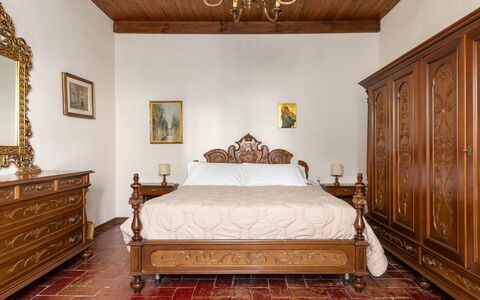 Il Leccio, Vinci, Private Pool and Tennis: Meubilair, Bed, Slaapkamer, Interieur Ontwerp, Hout, Flooring, Laken, Bedding, Verdieping, Kamer