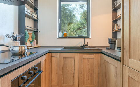 Le Camere di Corte Kalia by Raro Rooms: Keuken, Hout, Countertop, Interieur Ontwerp, Cabinetry, Toestel Van De Keuken, Huishoudapparatuur, Major Appliance, Plafond, Beits