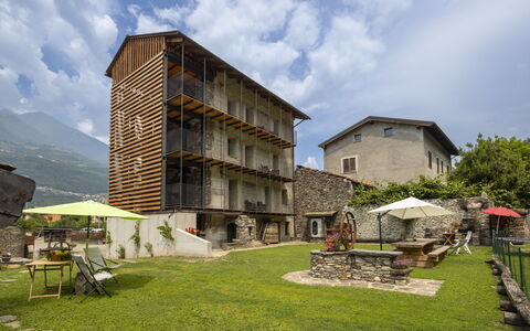 Valtellina 646: Stedelijk Ontwerp, Balkon, Verblijf, Helling, Werf, Bergdorp