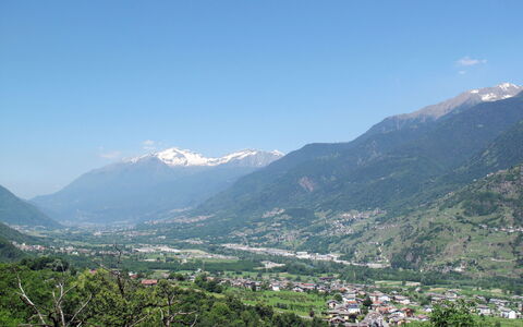 Valtellina 646: Water, Boom, Zwembad, Toevlucht, Tuin, Eco Hotel, Schaduw, Landscaping, Tropen