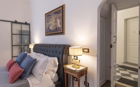 Maison D'Alice: Meubilair, Interieur Ontwerp, Slaapkamer, Bed, Flooring, Verdieping, Laken, Verlichting, Bedding, Kamer