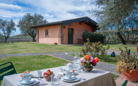 Preseglie Lake Garda: Verblijf, Landgoed, Tuin, Gazon, Boerderij, Werf, Landscaping, Hacienda, Park, Garden Gebouwen