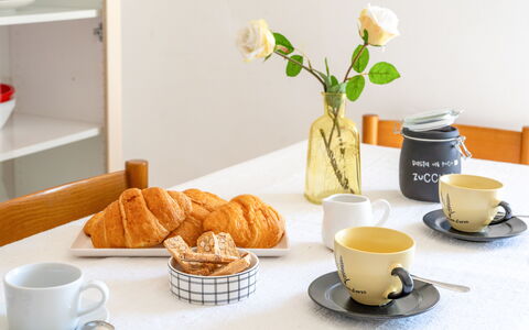 Suite Riviera: Tableware, Kop, Serveware, Voedsel, Koffiekop, Drinkware, Dishware, Theekopje