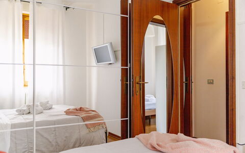 Casa di Lilia: Interieur Ontwerp, Hout, Flooring, Meubilair, Verdieping, Bed, Slaapkamer, Verlichting, Kamer, Huis