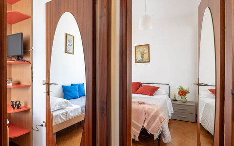 Casa di Lilia: Meubilair, Interieur Ontwerp, Hout, Verdieping, Flooring, Kamer, Textiel, Slaapkamer, Bed, Verlichting