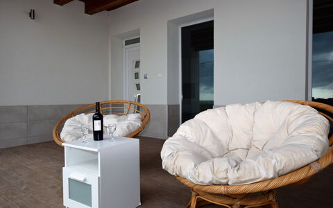 Villa Marzia: Meubilair, Hout, Interieur Ontwerp, Verdieping, Flooring, Houten Vloer, Kamer, Beits, Stoel, Hardwood