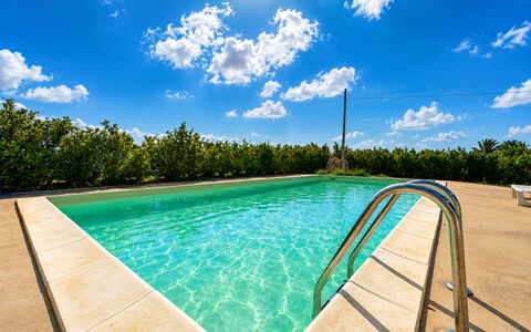 Villa Marzia: Blauw, Water, Zwembad, Samengesteld Materiaal, Reflectie, Toevlucht, Waterpartij, Eco Hotel, Reflecting Pool