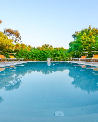 Villa Margherita: Blauw, Zwembad, Toevlucht, Buitenmeubels, Reflectie, Eco Hotel, Vrije Tijd, Badplaats, Tropen, Hotel