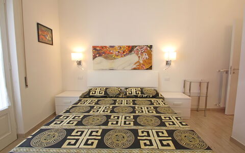 Il Centro: Interieur Ontwerp, Slaapkamer, Verdieping, Hout, Flooring, Bed, Laken, Meubilair, Bedding, Kamer