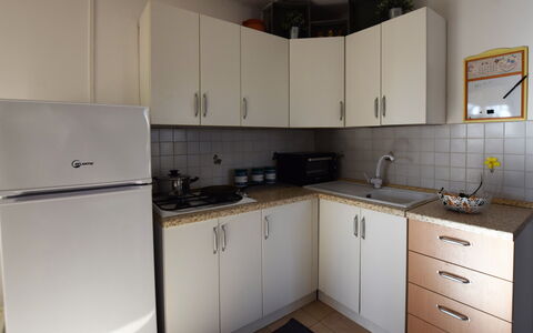 Villa Andrea: Toestel Van De Keuken, Keuken, Major Appliance, Cabinetry, Countertop, Gootsteen, Huishoudapparatuur, Fornuis, Fornuis, Wastafel