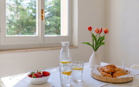 Casale Oleandro Marino: Tableware, Voedsel, Serveware, Meubilair, Tafel, Drinkware, Snijbloemen, Ingrediënt, Dishware