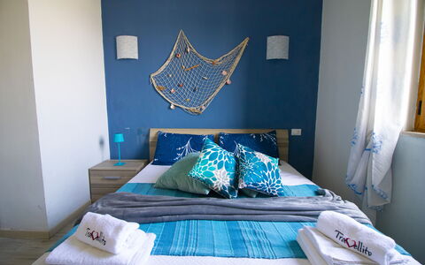 Mediterranea'S House Otranto: Meubilair, Interieur Ontwerp, Textiel, Kamer, Slaapkamer, Linens, Verdieping, Verlichting, Flooring, Bedding