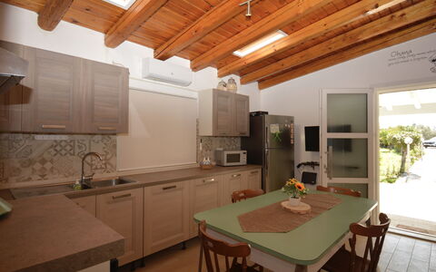 Villa Mameli: Meubilair, Interieur Ontwerp, Flooring, Hout, Plafond, Countertop, Keuken, Verdieping, Stoel, Verlichting