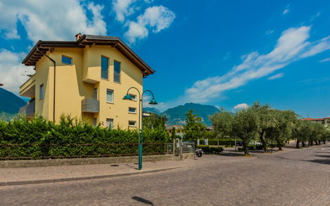 Riva Olive: Woongebied, Huis, Voorstad, Balkon, Villa, Hotel