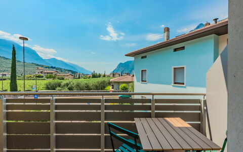 Riva Olive: Appartement, Balkon, Stoel, Buitenmeubels, Hotel, Kamerplant