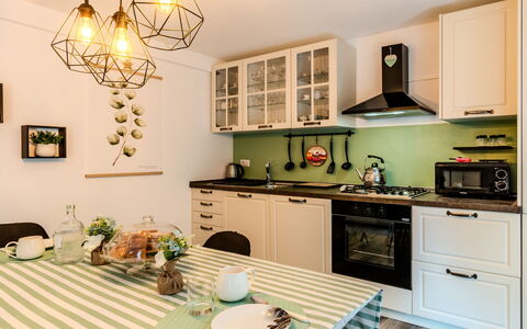 La Casetta di Lulù: Meubilair, Interieur Ontwerp, Keuken, Countertop, Lichte Inrichting, Hout, Flooring, Plafond, Kamer, Toestel Van De Keuken