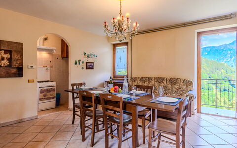 Cascina Rossa: Meubilair, Interieur Ontwerp, Plafond, Flooring, Stoel, Verdieping, Keuken En Eettafel, Eetkamer, Kamer, Beits