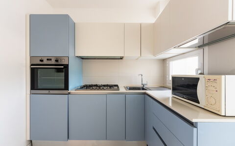 Pizzuta Country House: Toestel Van De Keuken, Keuken, Major Appliance, Countertop, Cabinetry, Fornuis, Interieur Ontwerp, Huishoudapparatuur, Flooring, Fornuis
