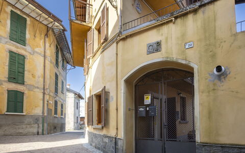 La Giuseppina: Muur, Buurt, Architectuur, Samengesteld Materiaal, Huis, Deur, Ijzer, Appartement, Balkon