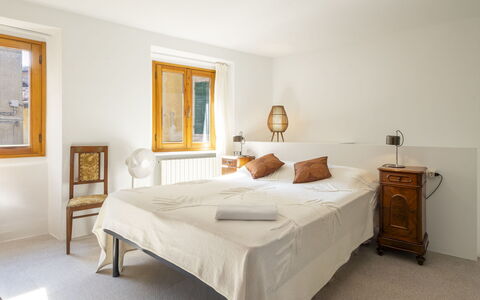 La Giuseppina: Meubilair, Bed, Interieur Ontwerp, Slaapkamer, Muur, Flooring, Verdieping, Hout, Kamer, Bedding