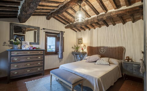 La Casa del Grillo Parlante: Meubilair, Slaapkamer, Bed, Interieur Ontwerp, Huis, Bedding, Laken, Flooring, Linens, Verlichting