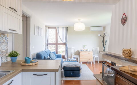 La Terrazza nel Borgo: Meubilair, Interieur Ontwerp, Flooring, Kamer, Hout, Verdieping, Plafond, Cabinetry, Tafel, Verlichting