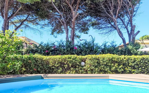 Last Sun Roccella: Blauw, Zwembad, Struik, Tuin, Schaduw, Landscaping, Toevlucht, Backyard, Eco Hotel, Werf