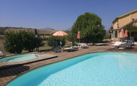 Casale dei Ciliegi: Zwembad, Buitenmeubels, Paraplu, Stoel, Toevlucht, Eco Hotel, Schaduw, Ligstoel, Thermae, Badplaats