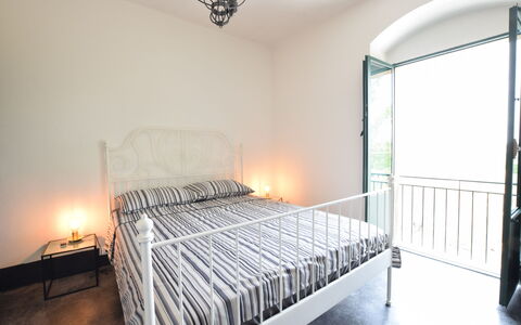 Villa Chiaramonte Gulfi: Meubilair, Bed, Interieur Ontwerp, Slaapkamer, Verdieping, Flooring, Bedding, Laken, Plafond, Kamer
