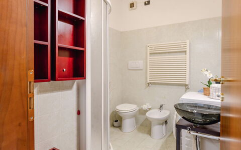 Corte Marina Apartment: Loodgieterswerkinrichting, Flooring, Interieur Ontwerp, Verdieping, Wastafel, Kamer, Loodgieter, Kraan, Wastafel In De Badkamer, Badkamer