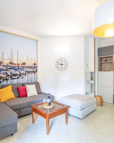 Corte Marina Apartment: Interieur Ontwerp, Meubilair, Flooring, Verdieping, Bankstel, Kamer, Woonkamer, Plafond, Verlichting, Appartement