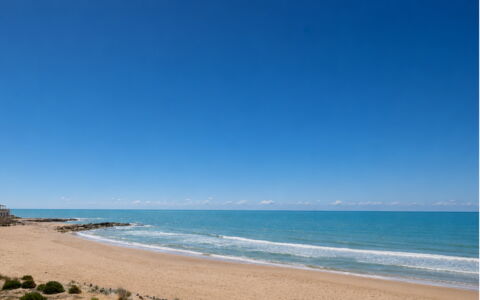 Appartamento Tramonto sul Mare: Blauw, Lucht, Strand, Water, Zwemwater, Dag, Kust, Horizon, Watervoorraden, Natuurlijke Omgeving