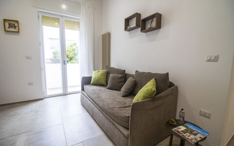 Elementi Luxury Otranto: Meubilair, Interieur Ontwerp, Flooring, Verdieping, Hout, Bankstel, Kamer, Woonkamer, Huis, Verlichting