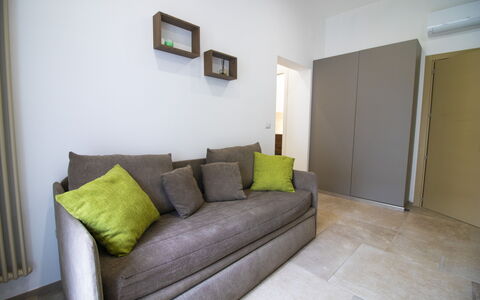 Elementi Luxury Otranto: Meubilair, Interieur Ontwerp, Flooring, Verdieping, Bankstel, Hout, Kamer, Verlichting, Woonkamer, Huis