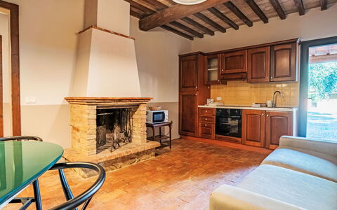 Grosseto 830: Meubilair, Interieur Ontwerp, Flooring, Hout, Plafond, Verdieping, Kamer, Verlichting, Huis, Woonkamer