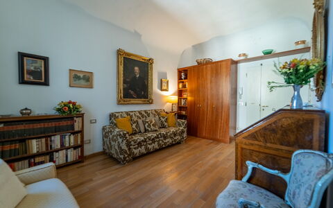 Casa dello Scrittore: Meubilair, Interieur Ontwerp, Muur, Flooring, Hout, Verdieping, Bankstel, Fotolijst, Kamer, Woonkamer